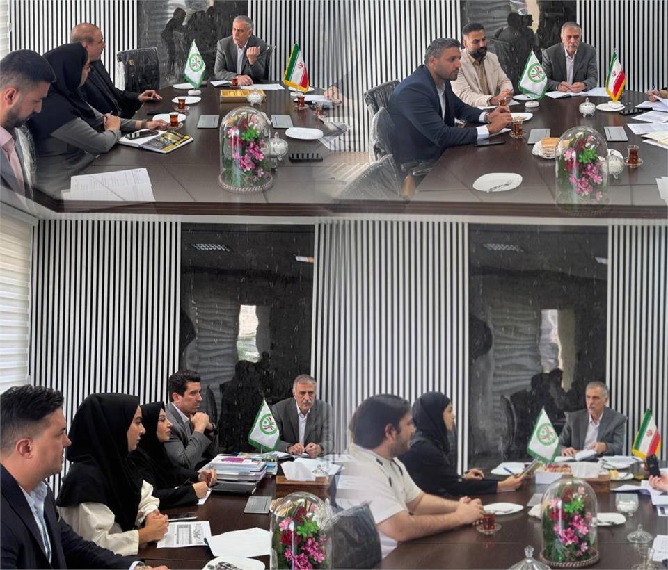 نشست فانکشنال فیتنس، تمرینات معلق، پیلاتس و جامپینگ فیتنس/ تشریح عملکرد ۱۴۰۳ و اعلام برنامه های ۱۴۰۴